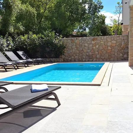 Aria Malinska With Heated Pool And Free E-bikes Vila